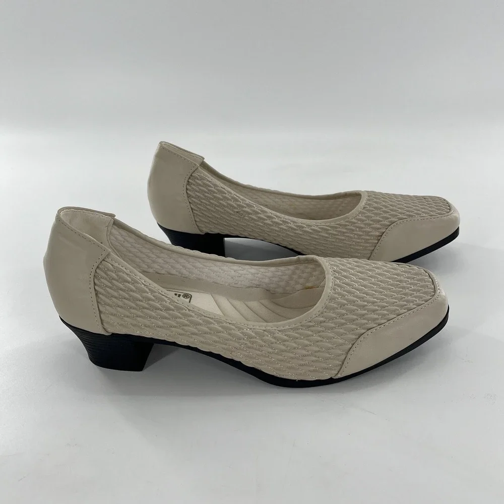 Comfort Well‎ Beacon Stretch N Form Slip On Shoes 8.5M Nude Beige Low Heel Pump
